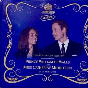 Kate & William Biscuit Tin